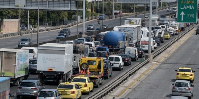 Κίνηση στους δρόμους: “Κόλαση” με ουρές χιλιομέτρων στον Κηφισό – LIVE ΧΑΡΤΗΣ