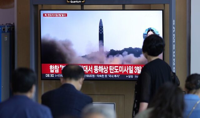 Η Βόρεια Κορέα εκτόξευσε τρεις βαλλιστικούς πυραύλους