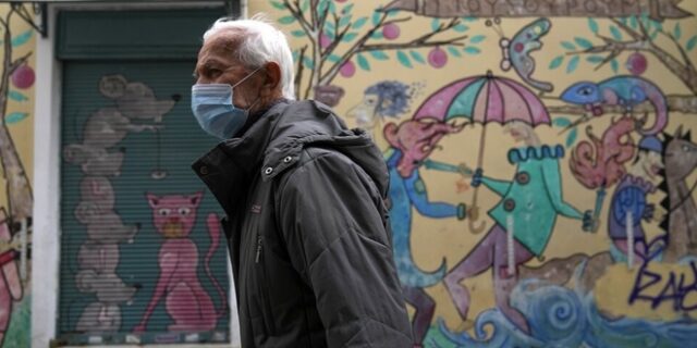 Κορονοϊός: Τι γνωρίζουμε για τις υποπαραλλαγές ΒΑ.4 και ΒΑ.5 που μπορεί να φέρουν νέο κύμα της Όμικρον