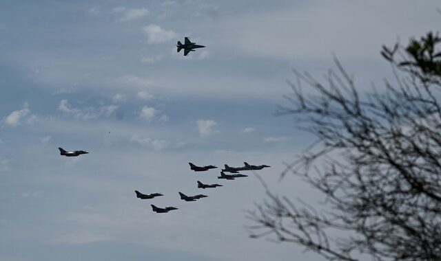 Μαχητικά αεροσκάφη πέταξαν πάνω από την Ακρόπολη – Αναστάτωση στο Twitter