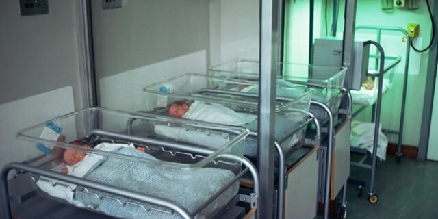 Λονδίνο: Γυναίκα φύλαξε τα λείψανα του μωρού της στο ψυγείο μετά από άρνηση του νοσοκομείου να τα παραλάβει