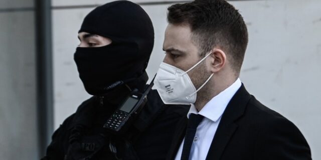 Μπάμπης Αναγνωστόπουλος: Καταπέλτης η εισαγγελέας – “Θεία Δίκη” το ρολόι
