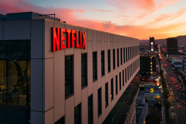 Netflix: Ξεκίνησαν μαζικές απολύσεις μετά την “κατρακύλα” στους συνδρομητές