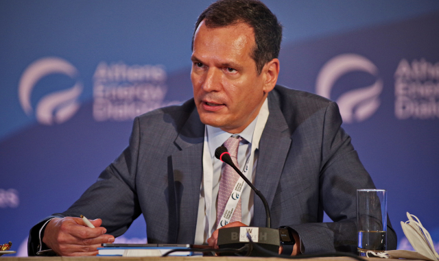 Μάνος Μανουσάκης στο 10o Athens Energy Dialogues: Απαραίτητη η αποθήκευση και τα δίκτυα για γρήγορη στροφή προς τις ΑΠΕ