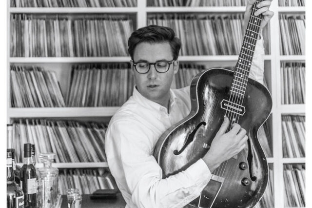Nick Waterhouse: “Μεγαλώνοντας ήθελα να γίνω κάτι ανάμεσα στον Ιντιάνα Τζόουνς και τον Γκογκέν”