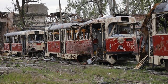 Ουκρανία: Στο στόχαστρο των Ρώσων το Ντονμπάς – Ανελέητοι βομβαρδισμοί στο Σεβεροντονιέτσκ