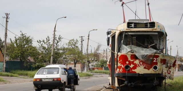 Ουκρανός οδήγησε 3.700 χλμ για να επανενωθεί με την οικογένειά του που ζει μόλις 10 λεπτά μακριά