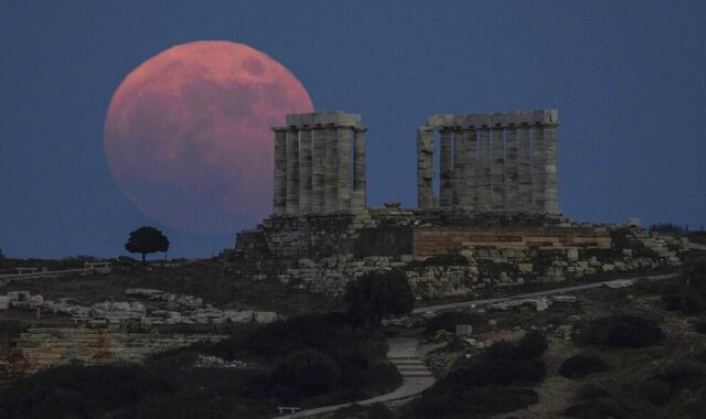 Έρχεται το “Ματωμένο φεγγάρι” και ολική έκλειψη της Σελήνης – Πότε θα δούμε το φαινόμενο