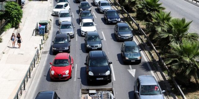 Κίνηση στους δρόμους: Βλάβη σε συρμό του τραμ – Κυκλοφοριακό χάος στην Παραλιακή – LIVE ΧΑΡΤΗΣ