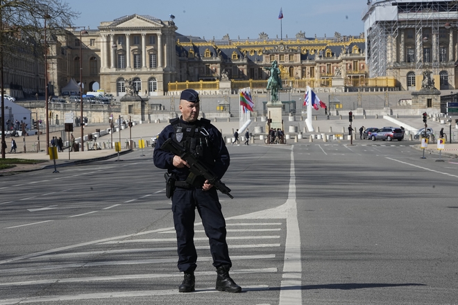 Παρίσι: Άγνωστος γρονθοκόπησε μέχρι θανάτου φρουρό σε πρεσβεία