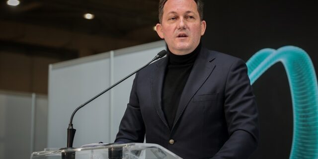 Πέτσας: Κλείνει κάθε “παράθυρο” για πρόωρες εκλογές – “Θα γίνουν το 2023”