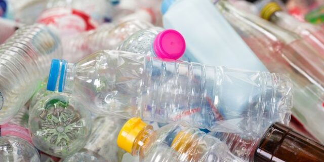 Φόρος ανακύκλωσης: Θα πληρώνουμε 0,08 ευρώ τη συσκευασία