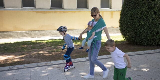 Ο εγκέφαλος των γονέων με περισσότερα από τρία παιδιά γερνάει πιο γρήγορα