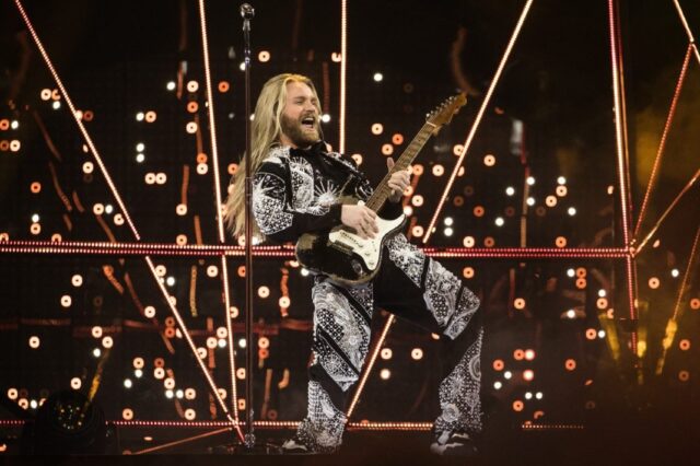 Eurovision 2022: Ο Sam Ryder “εκτοξεύτηκε” σαν… Space Man!