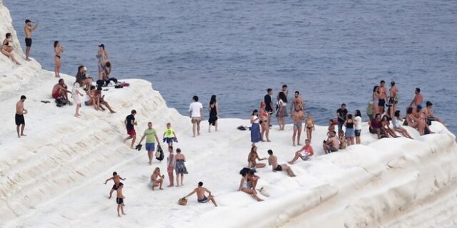 Η Σικελία πουλάει στον Έλον Μασκ κομμάτι από δημοφιλές αξιοθέατο