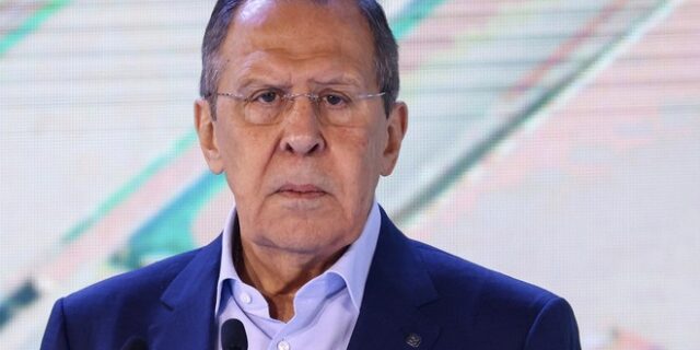 Λαβρόφ: “Η Ρωσία θα επικεντρωθεί στην ανάπτυξη των δεσμών με την Κίνα”