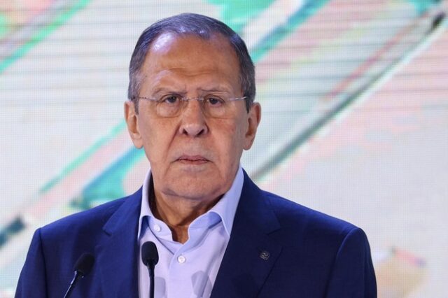 Λαβρόφ: “Η Ρωσία θα επικεντρωθεί στην ανάπτυξη των δεσμών με την Κίνα”