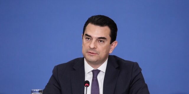 Σκρέκας: Ξεκινούν άμεσα οι πληρωμές για το Power Pass – Στόχος να καταβληθούν σε μια δόση