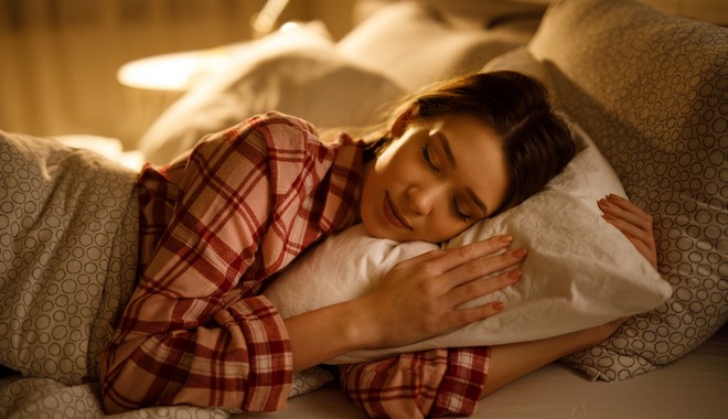 Πώς ο ύπνος συνδέεται με την απώλεια βάρους