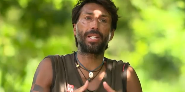 Survivor: Καζάνι που βράζει οι Μπλε – Οι αποκαλύψεις του Εμμανουήλ για όσα του είπε ο Άρης για εκείνον και τη Σοφιάννα