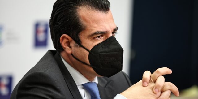 Θάνος Πλεύρης: Αποδέχτηκε το αίτημα συνάντησης με τους γονείς της 3χρονης που πέθανε
