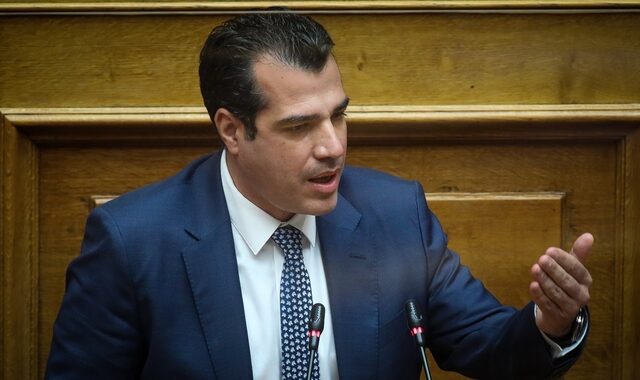 Πλεύρης: Σε αναστολή οι αρνητές υγειονομικοί όσο διαρκεί η πανδημία