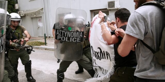 Μαρτυρία στο NEWS 24/7: Το χτύπημα στον φοιτητή με ευθεία βολή και η προσαγωγή από άνδρες της ασφάλειας