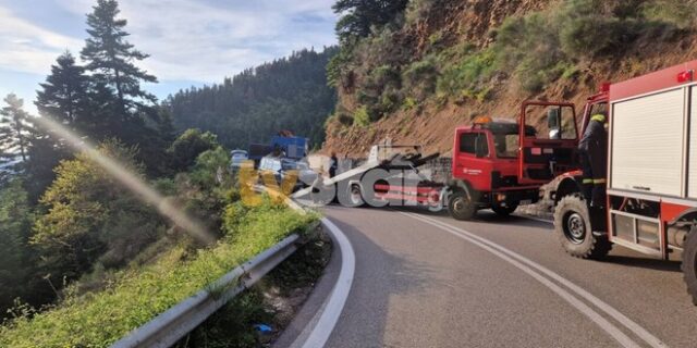 Ευρυτανία: Αυτοκίνητο με τρεις επιβάτες έπεσε σε γκρεμό – Ένας νεκρός