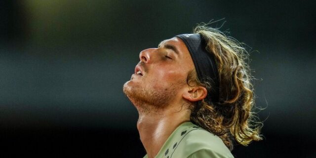 Barcelona Open: Αποκλεισμός στο διπλό για τον Τσιτσιπά