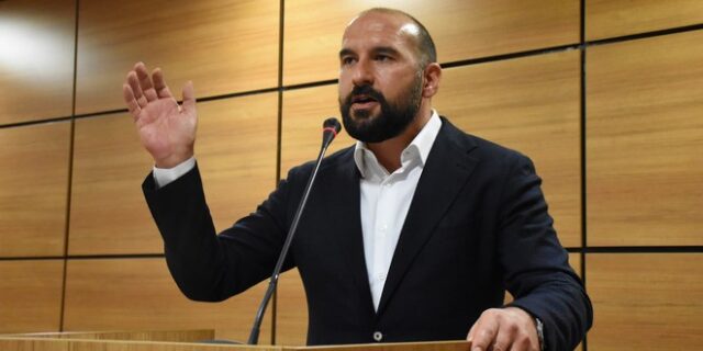 Τζανακόπουλος: Φουλ επίθεση στον Στουρνάρα για Novartis