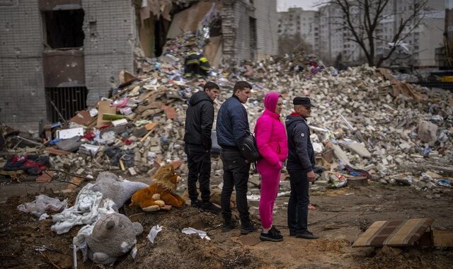Πόλεμος στην Ουκρανία: “Διαγράφουν το Σεβεροντόνετσκ από προσώπου γης”