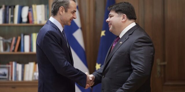 Μητσοτάκης: Συναντήθηκε με τον Τζορτζ Τσούνη – “Εξαιρετικές οι διμερείς σχέσεις”