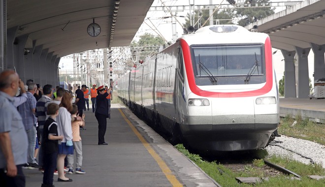 Σιδηρόδρομος: Ξεκίνησαν τα δρομολόγια Αθήνα – Θεσσαλονίκη σε λιγότερο από 4 ώρες