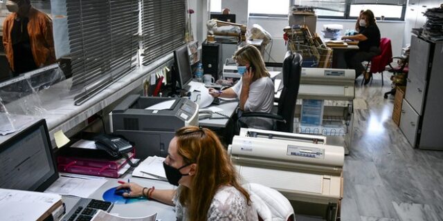 Στον “αστερισμό” των δόσεων οι πολίτες – Τι πληρώνουν πρώτα από τις υποχρεώσεις τους