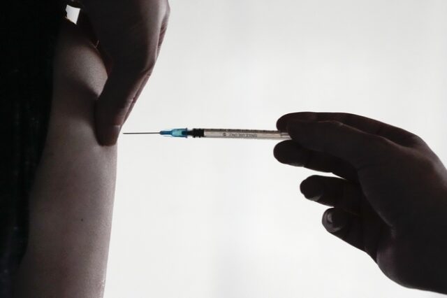 Ευλογιά των πιθήκων: Η Moderna δοκιμάζει εμβόλια