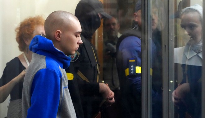 Ουκρανία: Δικάζεται ο πρώτος Ρώσος στρατιώτης για εγκλήματα πολέμου