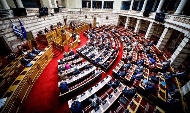 Βουλή: Υπερψηφίστηκε με 181 “ναι” η συμφωνία Ελλάδας – ΗΠΑ