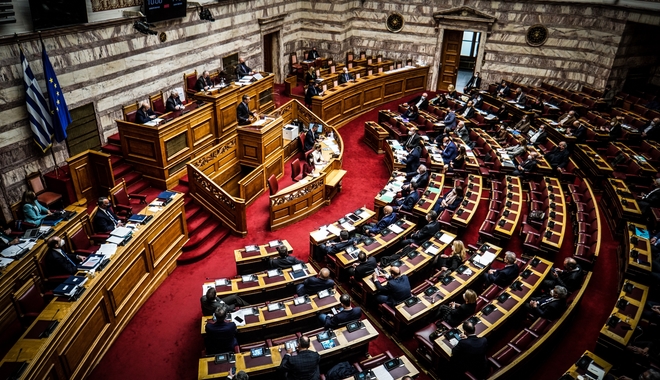 “Ρετούς” στο κοινωνικό προφίλ της κυβέρνησης με προ ημερησίας στη Βουλή