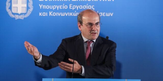 Μήπως να αισθανόμαστε και τύψεις για τα 612 ευρώ το μήνα κ. Χατζηδάκη;