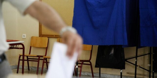 Το σενάριο με τις τρίτες κάλπες που δεν “καίγεται” και οι ημερομηνίες για πρόωρες εκλογές