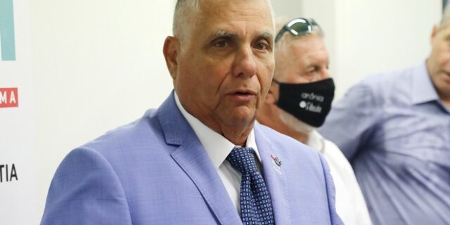 Πόθεν Έσχες στη σκιά του Τράγκα