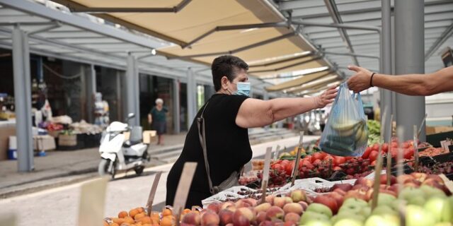 Καύσιμα, ενέργεια, στέγαση, τρόφιμα και επιτόκια απειλούν νοικοκυριά και επιχειρήσεις
