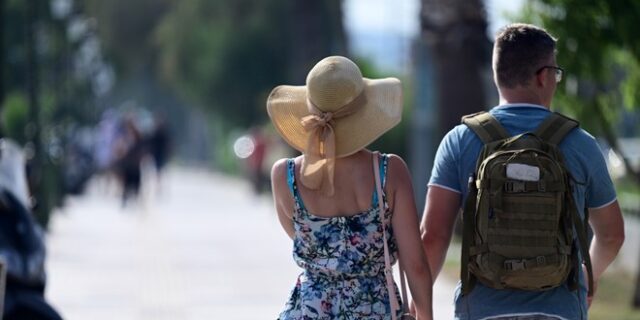 Καιρός: Πάνω από τα κανονικά επίπεδα οι θερμοκρασίες και μελτέμι στο Αιγαίο
