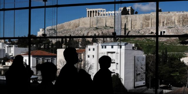 Γενέθλια για το Μουσείο της Ακρόπολης με μειωμένο εισιτήριο και αμφορείς από το Τορόντο