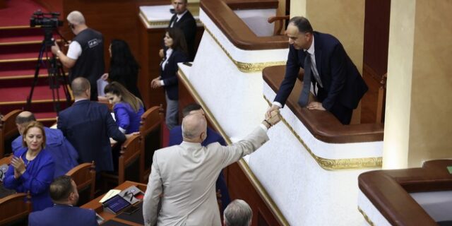 Αλβανία: Νέος πρόεδρος της χώρας ο αρχηγός των ενόπλων δυνάμεων, Μπαϊράμ Μπεγκάι