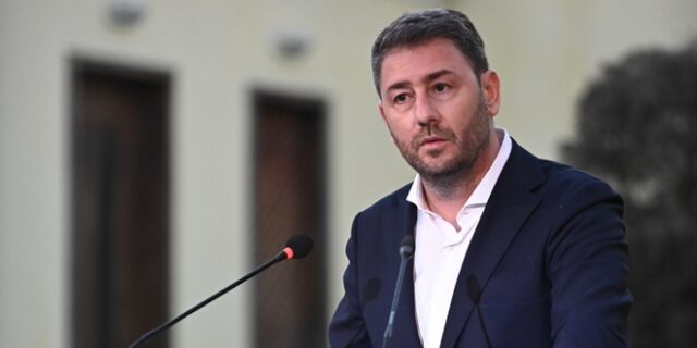 “Πόλεμος” Ανδρουλάκη – ΝΔ για το ποιος θα γίνει πρωθυπουργός