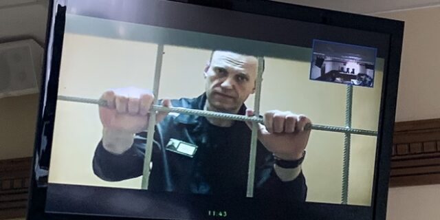Ρωσία: Κωστάς Γαβράς και 127 προσωπικότητες από όλο τον κόσμο ζητούν την απελευθέρωση του Ναβάλνι