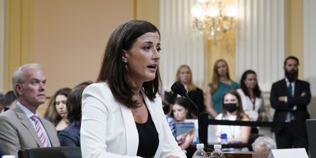 Επίθεση στο Καπιτώλιο: Μαρτυρία πρώην εργαζόμενης στο Λευκό Οίκο “καίει” τον Τραμπ