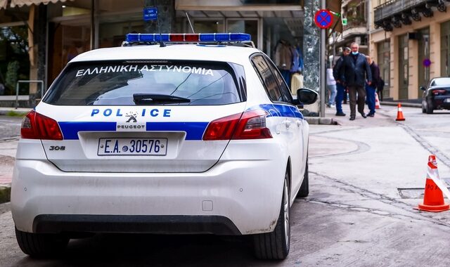 Ιωάννινα: Συνελήφθη ο αντιδήμαρχος Ζίτσας – Κατηγορείται ότι έσερνε γάιδαρο με το αυτοκίνητο για 700 μέτρα