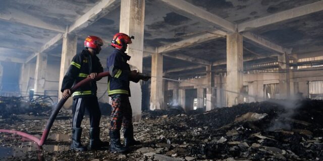 Μπανγκλαντές: Τουλάχιστον 49 νεκροί και 300 τραυματίες από φωτιά σε αποθήκη εμπορευματοκιβωτίων